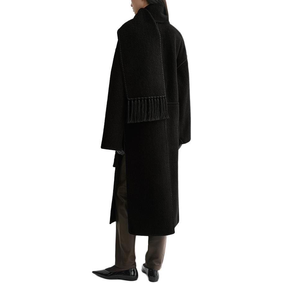Lookbook (W) Abrigo Negro con Flecos TOTEME FW24 de Largo Medio. 244WRO0131FB0292001