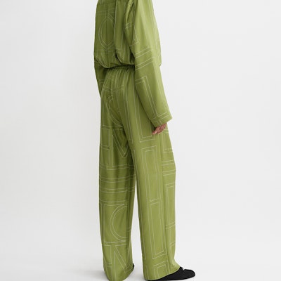 (W) TOTEME FW24 宽松阔腿裤带标志 - 月桂绿色. 241WRB1092FB0089191 Shop (W) TOTEME FW24 宽松阔腿裤带标志 - 月桂绿色. 241WRB1092FB0089191