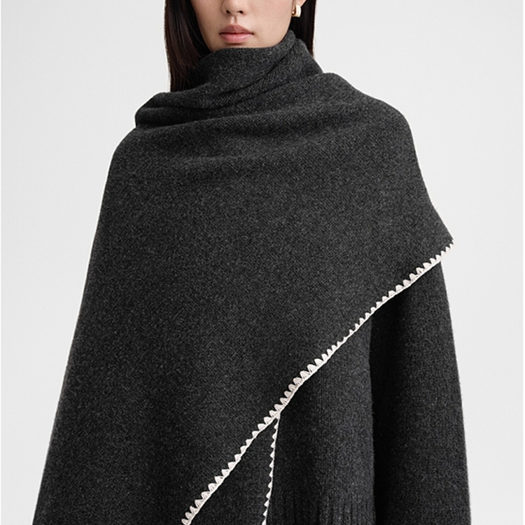 Lookbook (W) TOTEME 簡約設計黑色披肩. 241WSC1233YA0004074