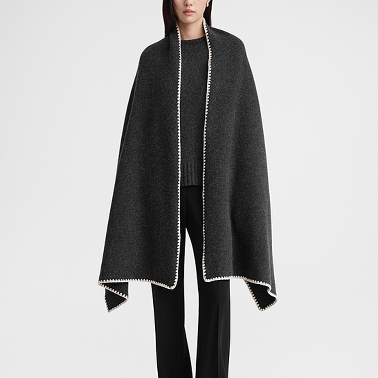 Shop (W) TOTEME 簡約設計黑色披肩. 241WSC1233YA0004074