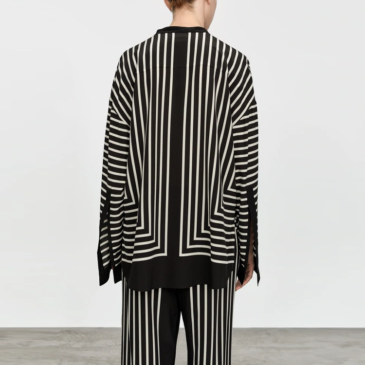 Purchase (W) TOTEME SS22 黑色对比条纹衬衫. 221747704200