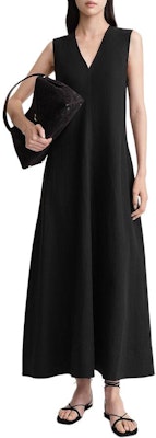 (W) TOTEME SS24 黑色无袖V领长连衣裙 242WRD2193FB0159001 Lookbook (W) TOTEME SS24 黑色无袖V领长连衣裙 242WRD2193FB0159001