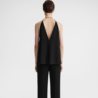 (W) TOTEME SS24 Top Halter Leher V Silang Fit Santai - Hitam. 242WRT1688FB0115001 Shop (W) TOTEME SS24 Top Halter Leher V Silang Fit Santai - Hitam. 242WRT1688FB0115001