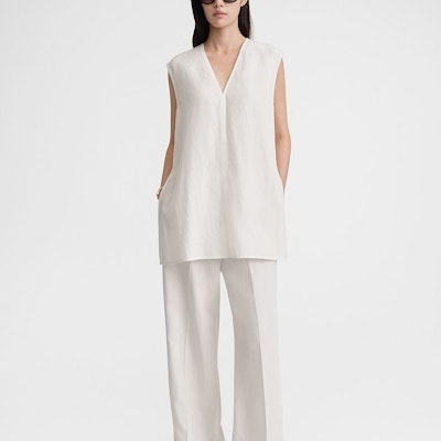 (W) TOTEME SS24 柔軟無袖V領套頭背心 - 米白色 242WRT1462FB0159059 Lookbook (W) TOTEME SS24 柔軟無袖V領套頭背心 - 米白色 242WRT1462FB0159059