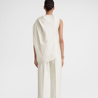 (W) TOTEME SS24 Top Tanpa Lengan Beige Wanita dengan Rekaan Twist Draped 242WRT1468FB0105116 Shop (W) TOTEME SS24 Top Tanpa Lengan Beige Wanita dengan Rekaan Twist Draped 242WRT1468FB0105116