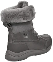 Shop UGG Adirondack III 靴 雪地靴 女款 灰色