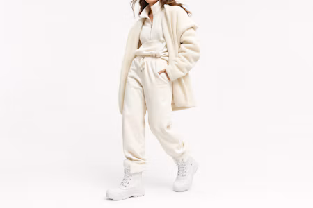 Order (W) UGG阿迪朗达克III白色漆皮靴 1132991-WHT