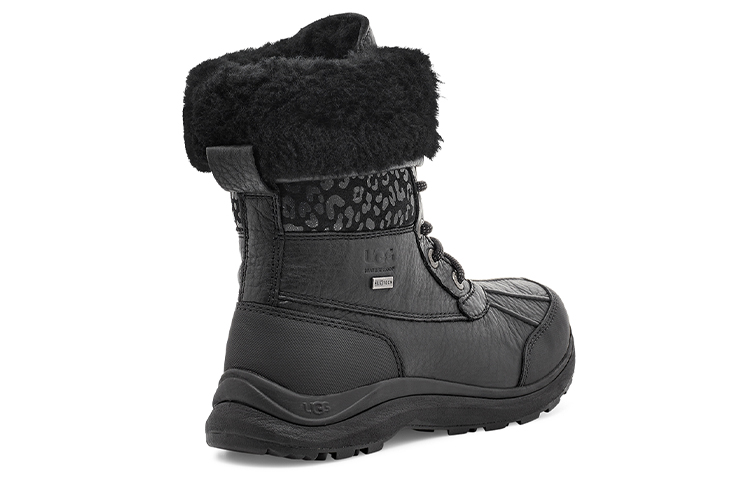 Shop UGG Adirondack 舒適加絨保暖 中筒 雪地靴 女款 黑