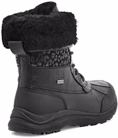 Shop UGG Adirondack 舒適加絨保暖 中筒 雪地靴 女款 黑