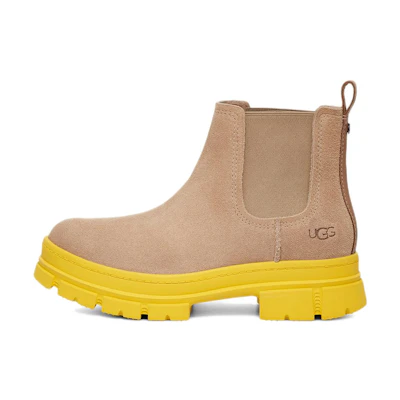 (W) UGG Ashton Chelsea Boot 'Sand'