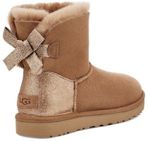 Shop UGG Bailey Bow Glitz 迷你蝴蝶結 中短筒 雪地靴 女性款 栗色