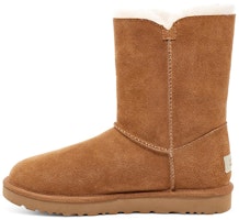 (Women) UGG Bailey Button UGG Charm Metallic Alphabet Version Fleece Lined Brown 1114970-CHE (Women) UGG Bailey Button UGG Charm Metallic Alphabet Version Fleece Lined Brown 1114970-CHE