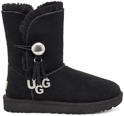 (W) UGGベイリーボタン チャーム メタリック アルファベット 黒 (UGG Bailey Button Charm Metallic Alphabet Black) 1114970-BLK Order (W) UGGベイリーボタン チャーム メタリック アルファベット 黒 (UGG Bailey Button Charm Metallic Alphabet Black) 1114970-BLK