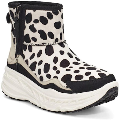 UGG Ca805 Classic Dalmatian Fleece Lapik Hitam Putih 1121036-OWBL Lookbook UGG Ca805 Classic Dalmatian Fleece Lapik Hitam Putih 1121036-OWBL