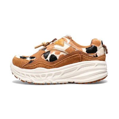 (W) UGG CA805 Zip Cow Print