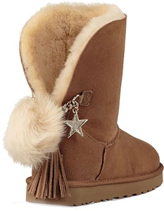 (W) UGG クラシック ブリング チャーム ブーツ (チェスナット) 1095717-CHE Lookbook (W) UGG クラシック ブリング チャーム ブーツ (チェスナット) 1095717-CHE
