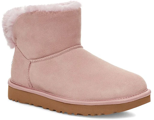 UGG 經典閃耀迷你款雪地靴 女性 粉色 Lookbook UGG 經典閃耀迷你款雪地靴 女性 粉色
