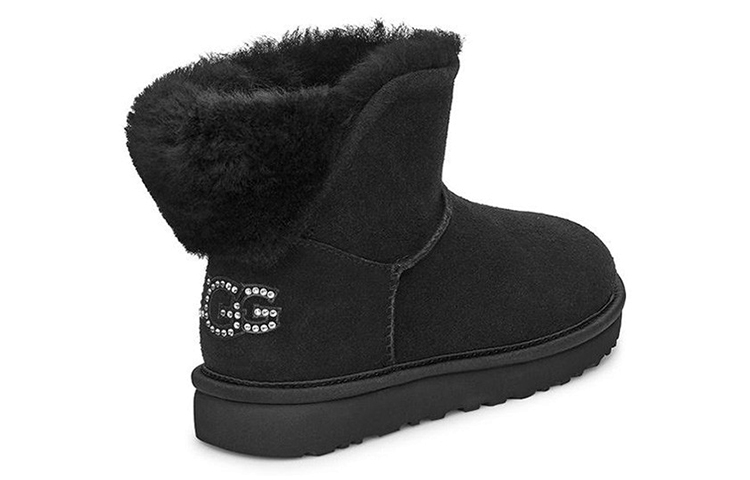 Shop UGG經典閃亮迷你 加絨保暖雪地靴 女款 純黑