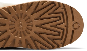 Details for (Women) UGG Classic Chillapeak Boot 'Chestnut' 1144046-CHE