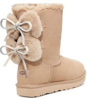 UGG Bailey 雙層牛皮 圓頭套筒 短筒 雪地靴 女款 芥菜籽色 Lookbook UGG Bailey 雙層牛皮 圓頭套筒 短筒 雪地靴 女款 芥菜籽色