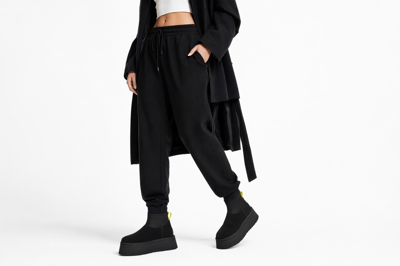 Order (W) UGG Classic Mini Dipper 'Negro' 1168170-BLK