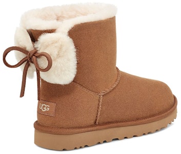 UGG 經典雙蝴蝶結迷你 加絨 雪地鞋 女士 核桃色 Shop UGG 經典雙蝴蝶結迷你 加絨 雪地鞋 女士 核桃色