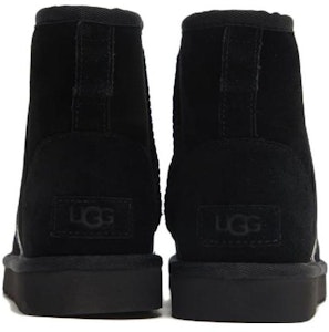 (W) UGG Classic Mini II Boot Logo Sisi Hitam 1134962-BLK Lookbook (W) UGG Classic Mini II Boot Logo Sisi Hitam 1134962-BLK