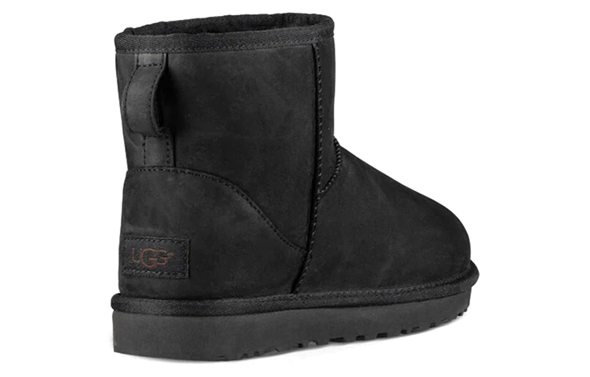Shop (W) UGG Botas Clásicas Mini de Cuero para Nieve Negras 1016558-BLK