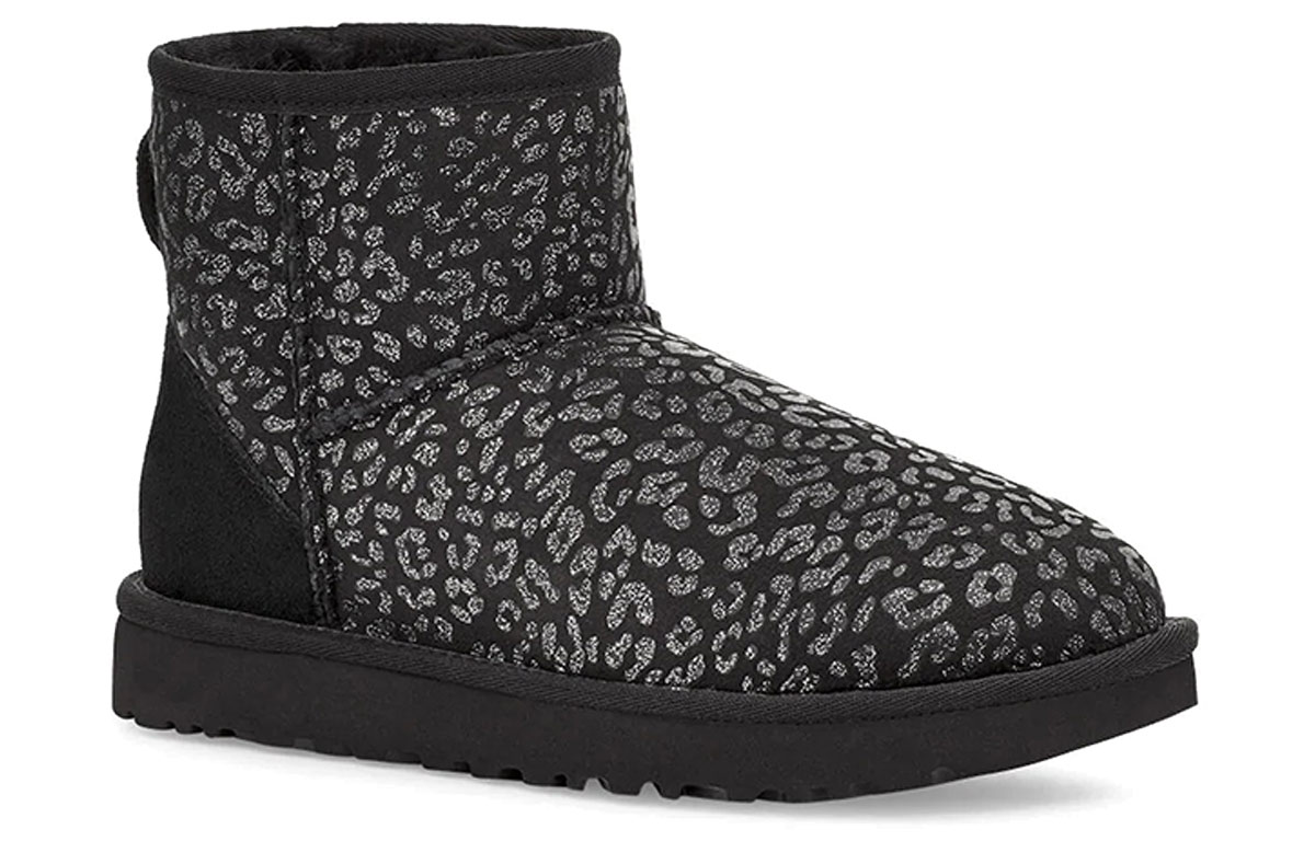 Lookbook (W) UGG Classic Mini Snow Leopard Hitam 1113494-BLK