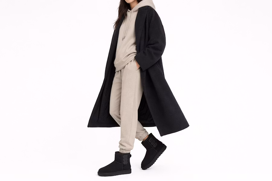 (Women) UGG Classic Mini UGG Rubber Logo 'Black' 1108231-BLK Order (Women) UGG Classic Mini UGG Rubber Logo 'Black' 1108231-BLK