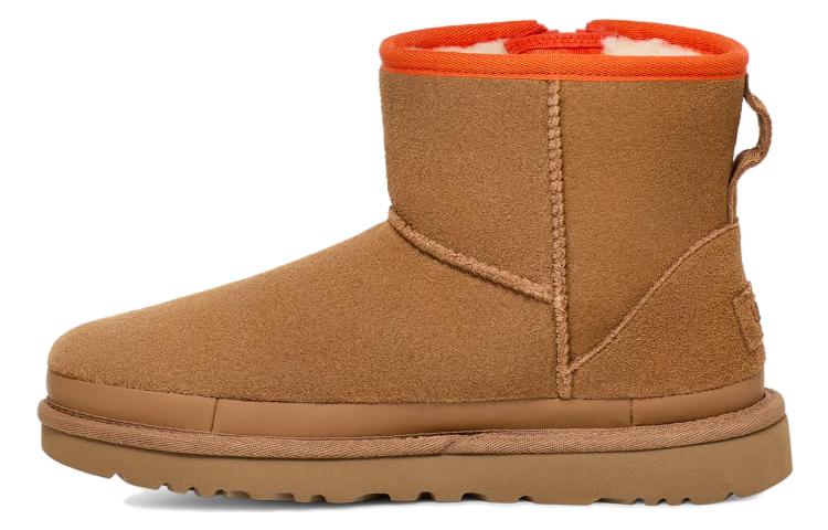 Buy (W) UGG クラシックミニジップテープロゴ (チェスナット) 1144034-CHE