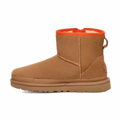 (W) UGG Classic Mini Zipper Tape Logo 'Chestnut'