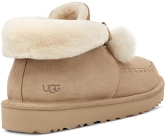 (W) UGG Classic Short 'Beige' Wanita 1153517-SWD Lookbook (W) UGG Classic Short 'Beige' Wanita 1153517-SWD