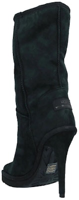 (W) UGG Klasik Pendek 'Hitam' 11953265-BLK Lookbook (W) UGG Klasik Pendek 'Hitam' 11953265-BLK