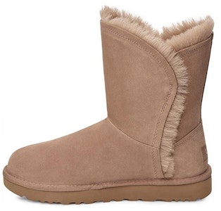 (W) UGG经典短款高低毛绒羊毛衬里保暖舒适靴 1103746-AMP Buy (W) UGG经典短款高低毛绒羊毛衬里保暖舒适靴 1103746-AMP