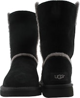(W) UGG Classic Pendek Tumpahan Jahitan 1098078-BLK Purchase (W) UGG Classic Pendek Tumpahan Jahitan 1098078-BLK