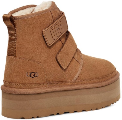 UGG 休閒純色厚底 短筒 雪地靴 女款 栗色 Lookbook UGG 休閒純色厚底 短筒 雪地靴 女款 栗色