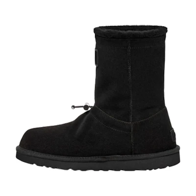 (W) UGG Classic Short Toggler 'Black'