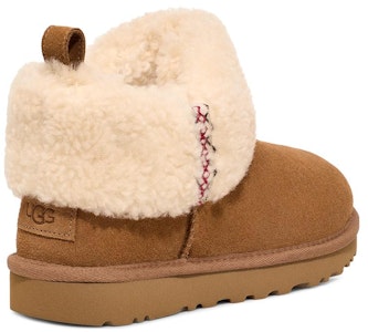 (W) UGG But Klasik Pendek 'Chestnut' 1151750-CHE Lookbook (W) UGG But Klasik Pendek 'Chestnut' 1151750-CHE