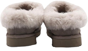 (W) UGG Bota Clásica Corta 'Khaki'. 1134810-SKP Lookbook (W) UGG Bota Clásica Corta 'Khaki'. 1134810-SKP