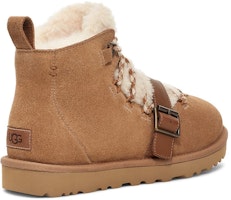 UGG 沙漠迷你羊毛靴 '栗色' 1153510-CHE Lookbook UGG 沙漠迷你羊毛靴 '栗色' 1153510-CHE