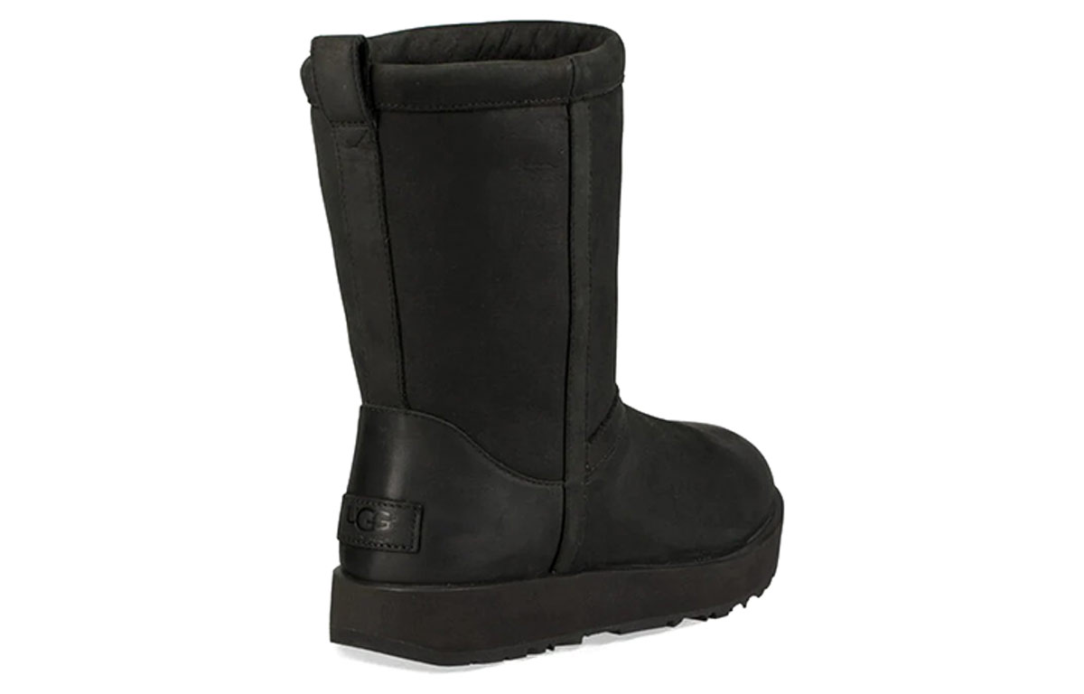 Shop (W) UGG Classic Pendek Kulit 'Hitam' 1017509-BLK