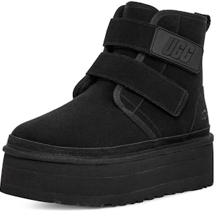 (W) UGG Classic Short Platform 'Hitam' 1130554-BLK Order (W) UGG Classic Short Platform 'Hitam' 1130554-BLK