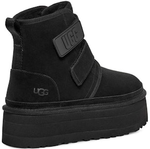 (W) UGG Classic Short Platform 'Hitam' 1130554-BLK Lookbook (W) UGG Classic Short Platform 'Hitam' 1130554-BLK
