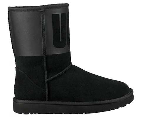 (W) UGG Classic Korte Rubberlaars ''Zwart'' 1096473-BLK Order (W) UGG Classic Korte Rubberlaars ''Zwart'' 1096473-BLK