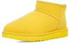 Shop (女款)UGG 經典超短靴黃色 1116109-CAN