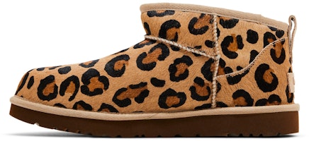 Lookbook (女款)UGG 經典超迷你斑點短靴 1134523-NAT