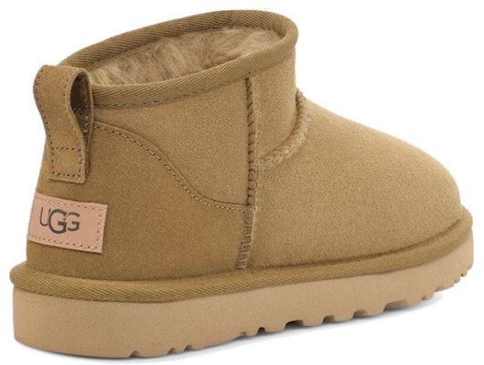 (W) UGG经典超短靴番茄红 1116109-TTLL Lookbook (W) UGG经典超短靴番茄红 1116109-TTLL