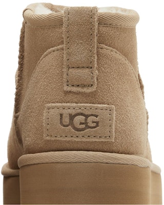 (W) UGG Classic Ultra Mini Platform Boot Sandal Gunung Pasir 1135092-SAN Sizing (W) UGG Classic Ultra Mini Platform Boot Sandal Gunung Pasir 1135092-SAN