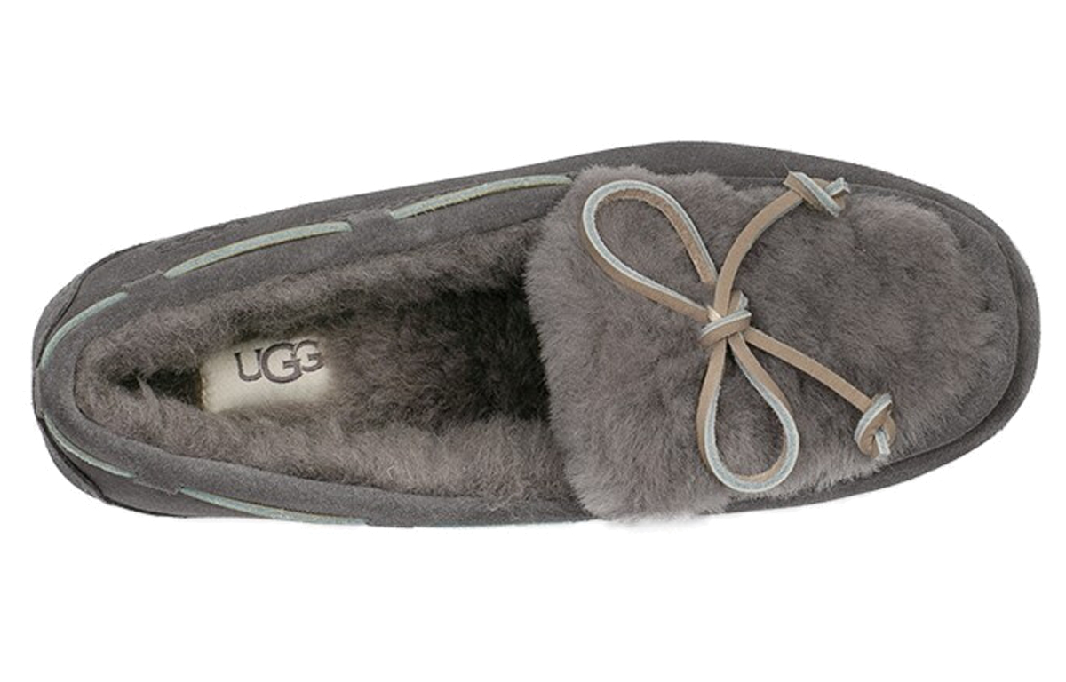 Lookbook (W) (女性用) UGG ダコタ 'グレー' 1112299-GREY 1112299-GREY